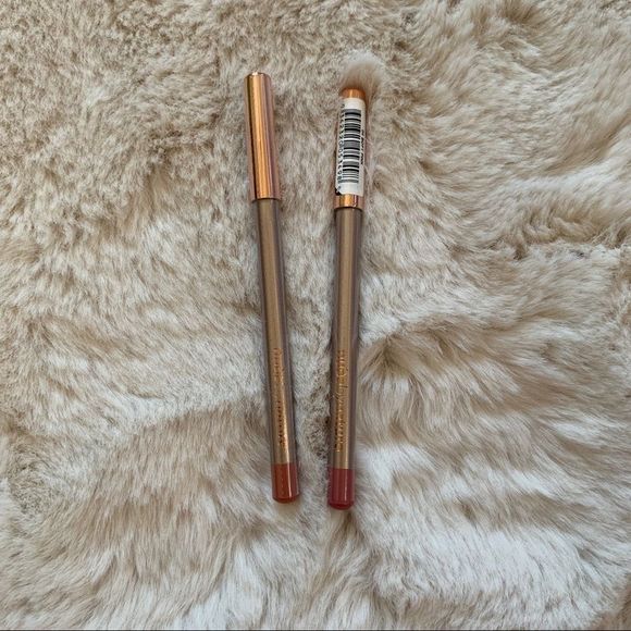 Nude by Nature lip pencils - Picture 1 of 3